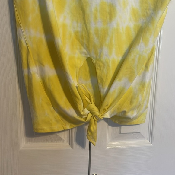 LINI Corrine twist front short sleeve tee in yellow and white size small NWT - Picture 8 of 10